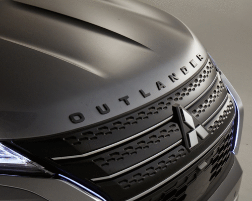 EMBLEMA DE CAPÔ OUTLANDER PRETO